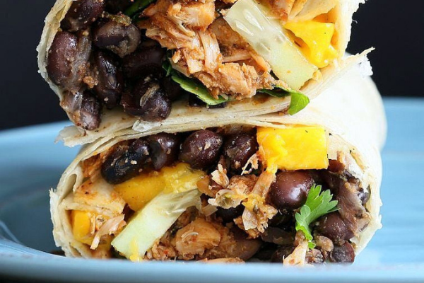 JACKFRUIT WRAP WITH BALCK BEANS AND PINE MANGO SALSA